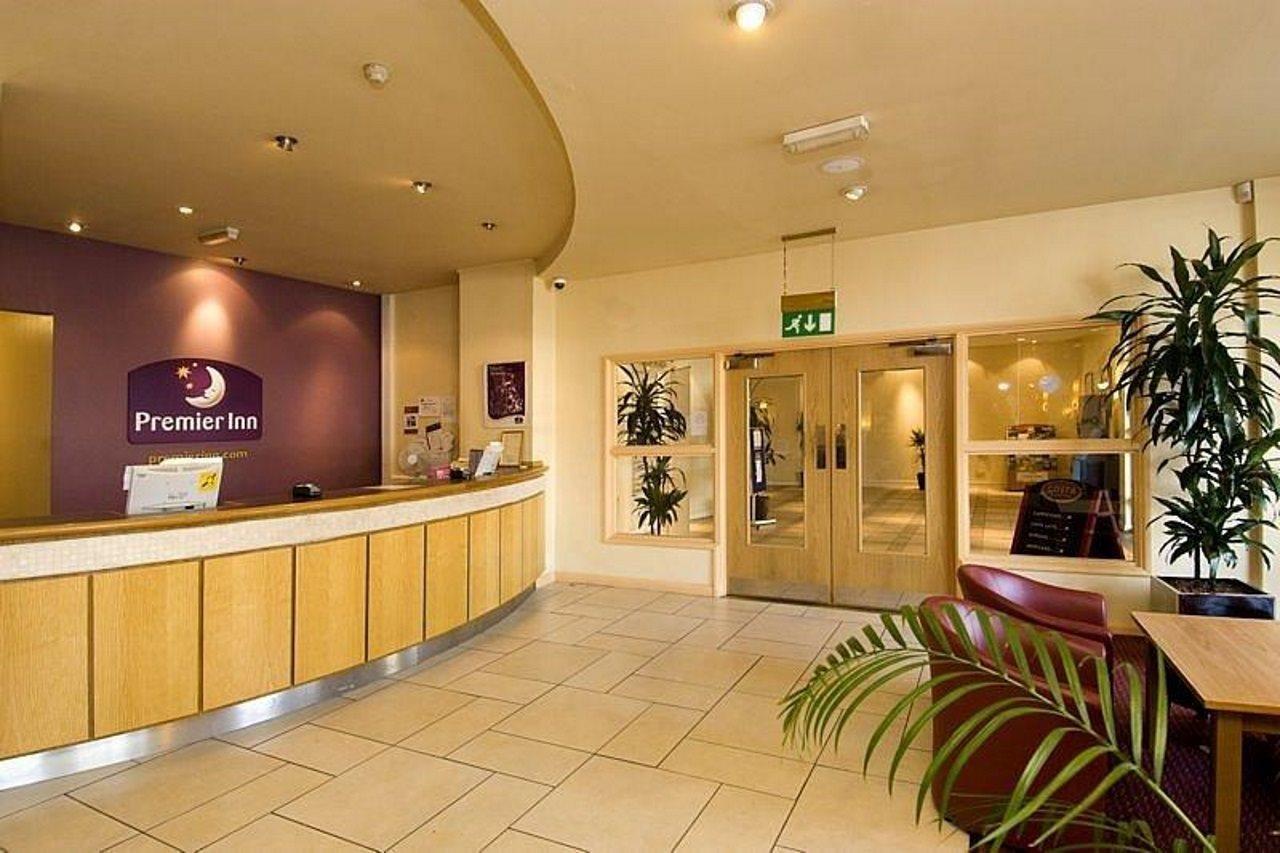 Premier Inn West Bromwich Central Exterior foto